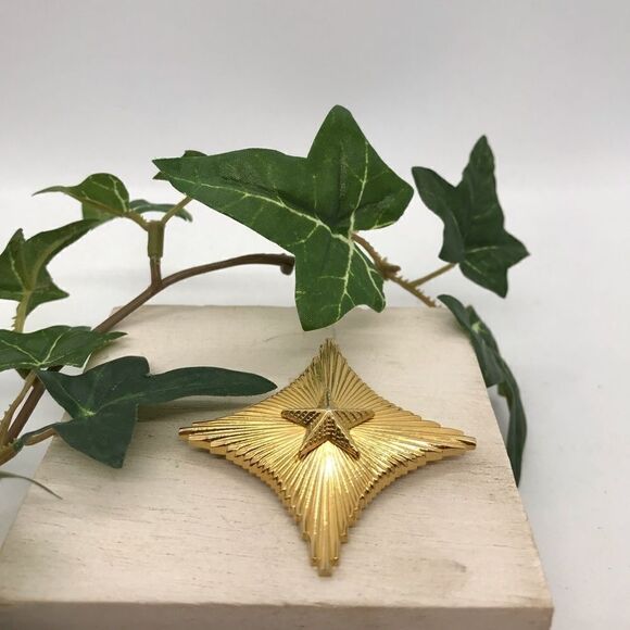 Accessocraft Gold Star Brooch Vintage 60s - Picture 2 of 6
